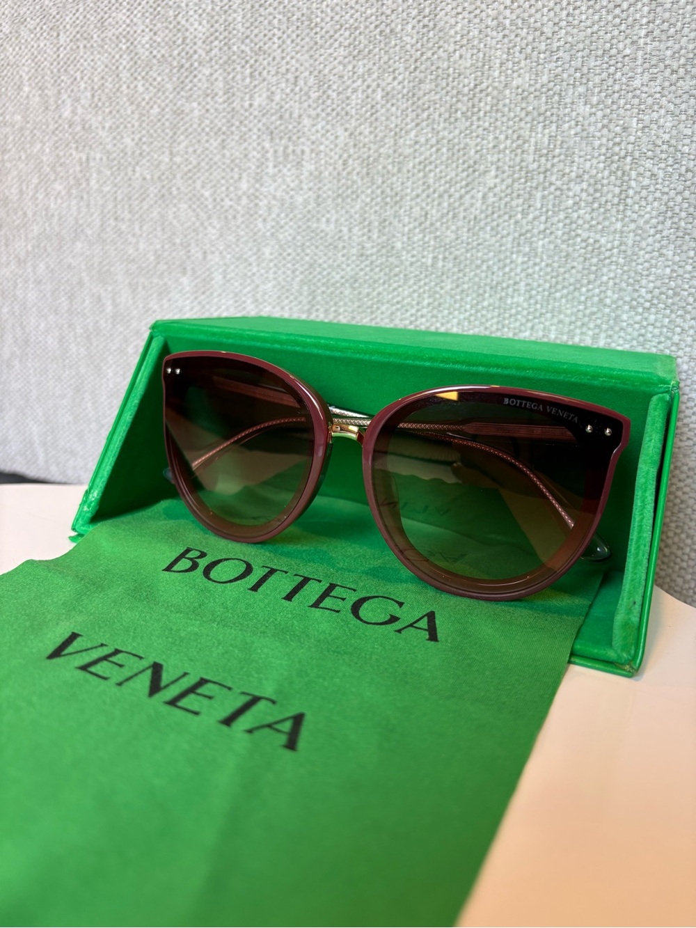 Bottega Veneta BV0194SA Burgundy Cat-Eye Sunglasses Green Lens w/ Case & Cloth